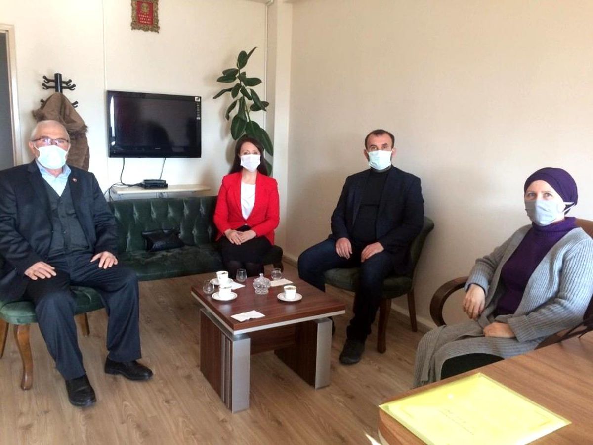 Tekin\'den, KYK müdürlüğüne atanan Sevgi Belder Eren\'i ziyaret