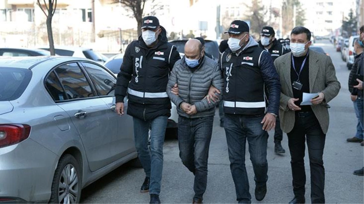 Zimmetine 5 milyon lira geçiren icra müdürü yardımcısı ile bir şüpheli tutuklandı