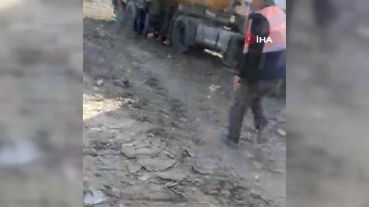 Arnavutköy\'de kamyonun altında kalan işçi feci şekilde can verdi