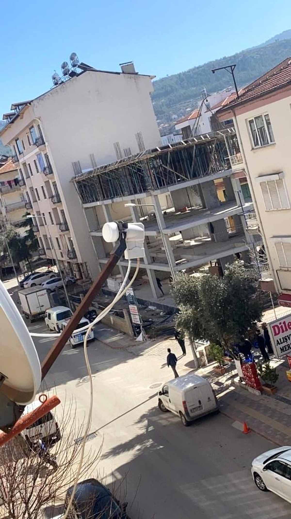 Bucak\'ta çalıştığı inşattan düşen yabancı uyruklu vatandaş hayatını kaybetti