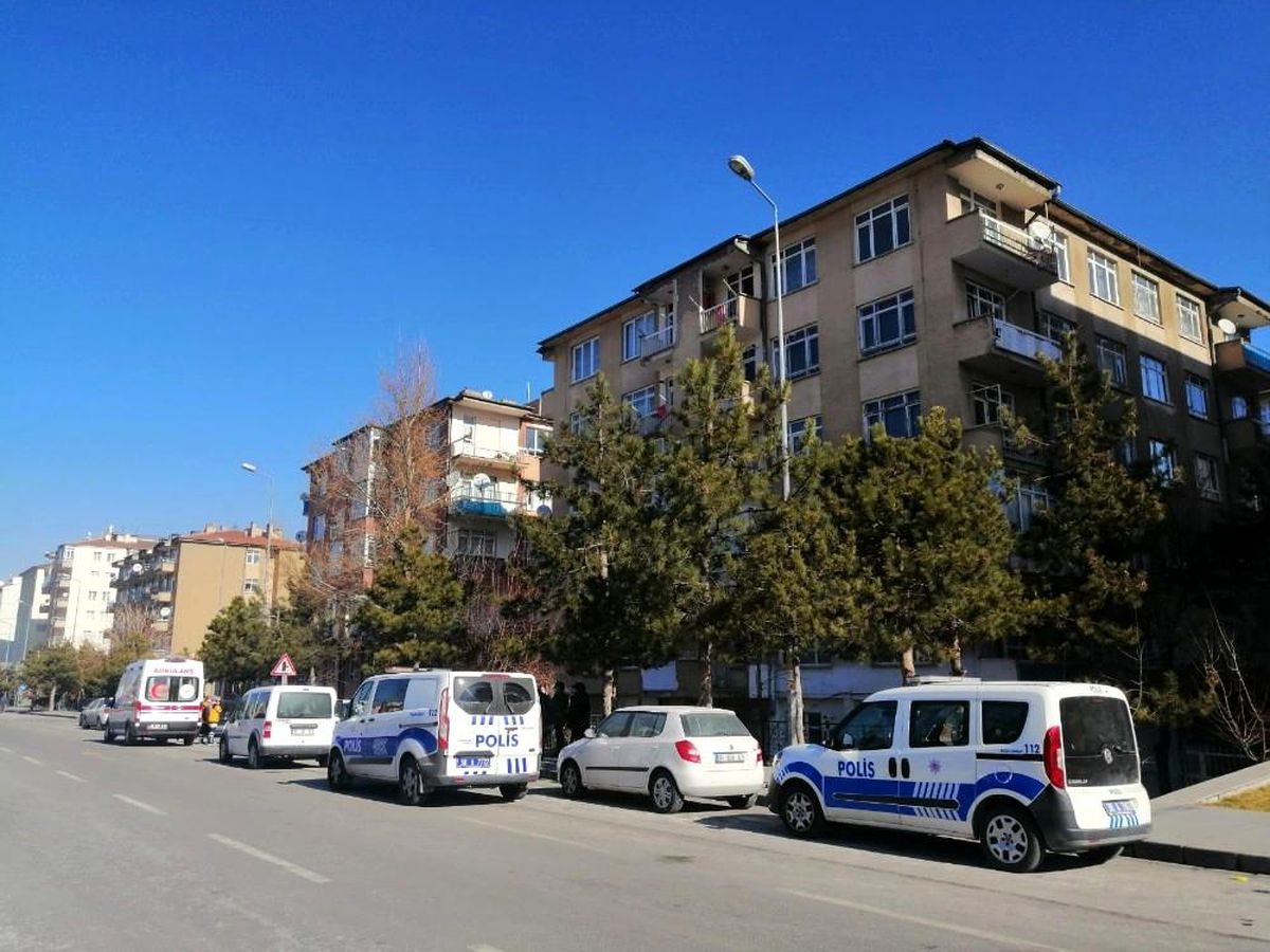 Son dakika haberi: Endonezyalı genç evinde ölü bulundu