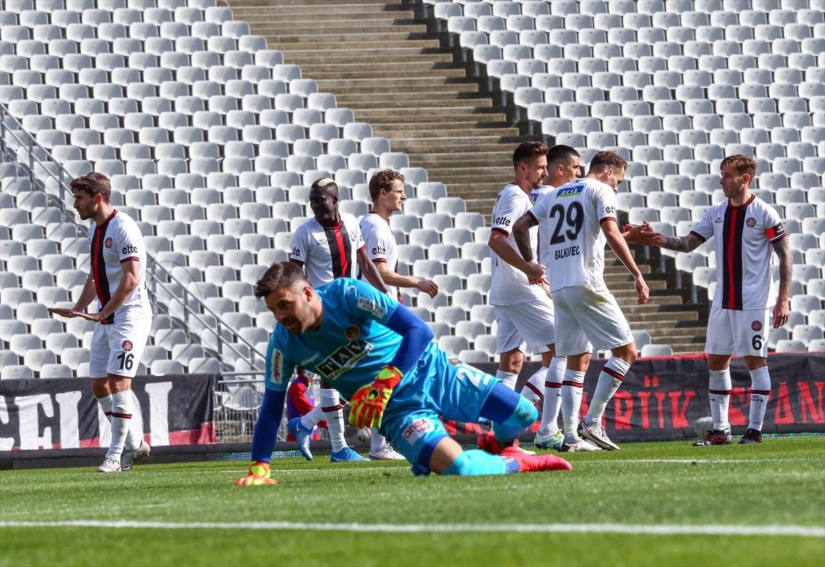 Fatih Karagümrük, sahasında Aytemiz Alanyaspor\'u 2-0 mağlup etti