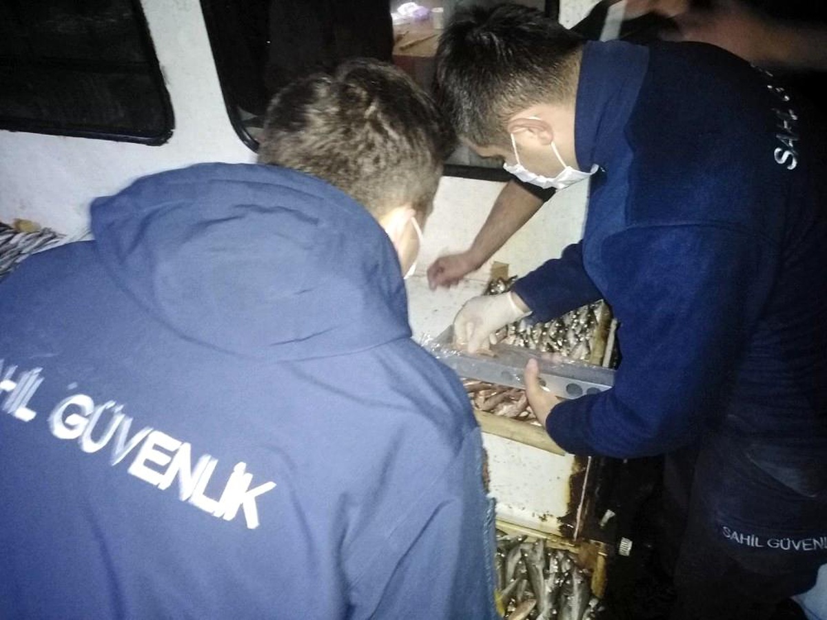 Karaburun balıkçı barınağında denetim