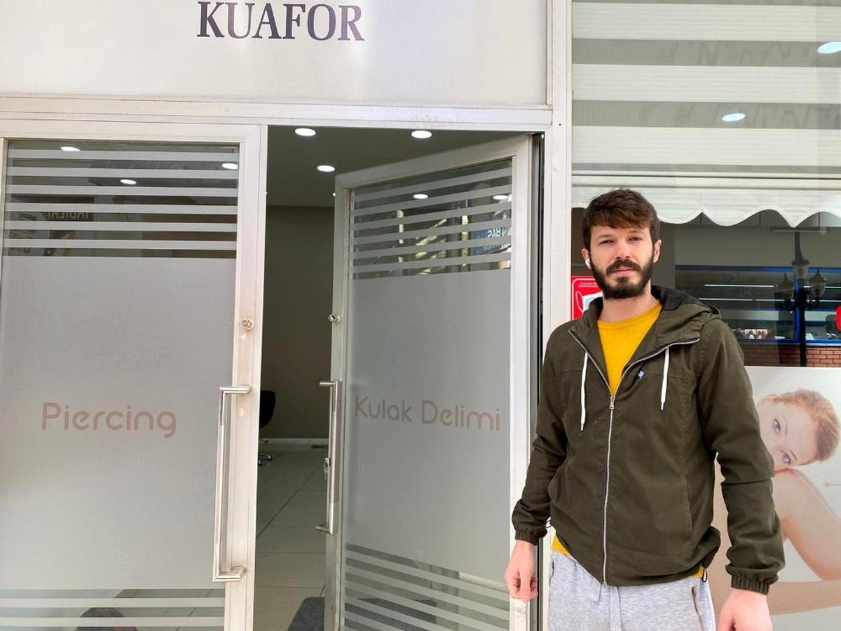 Mardin\'de kuaför salonuna giren hırsızlar, 60 bin lira değerindeki kaynak saçı çalıp kayıplara karıştı