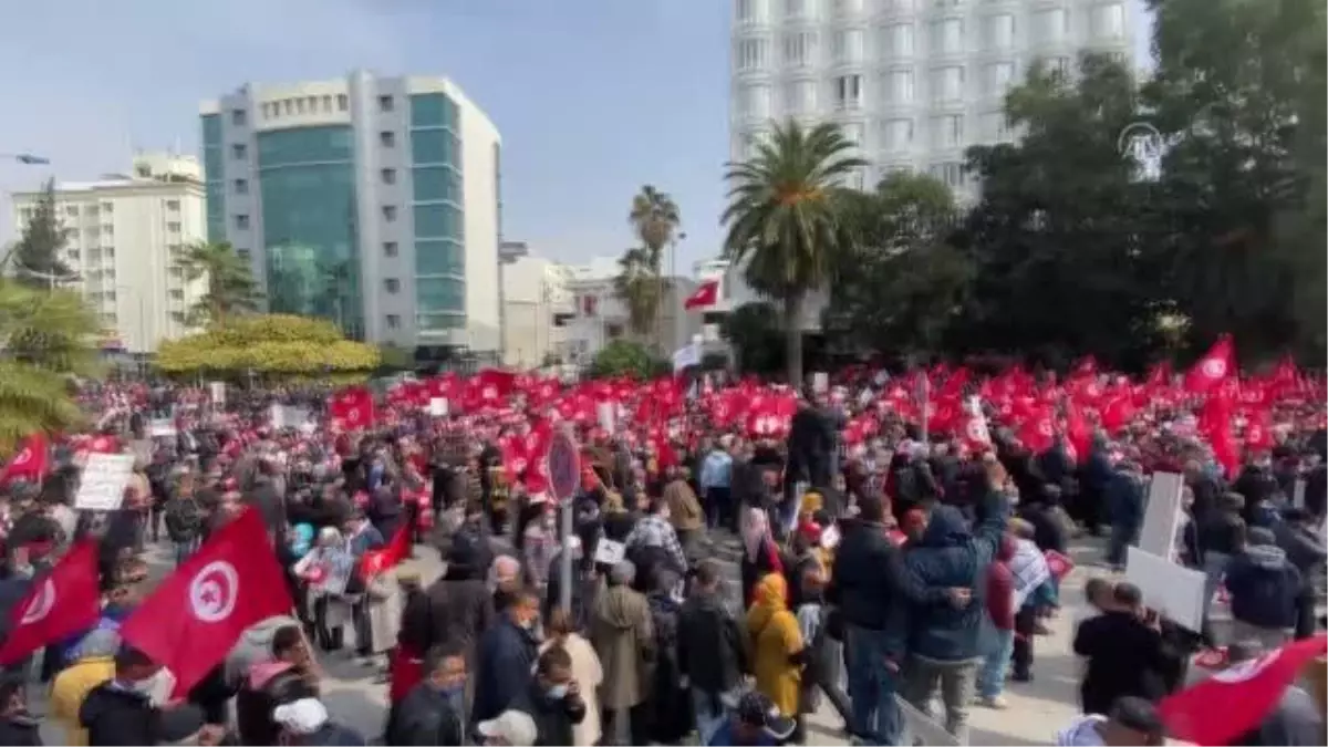 Gannuşi, Tunus\'taki yürüyüşü, 10 yıl önceki devrim gösterilerine benzetti