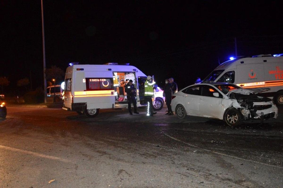 Sakarya\'da otomobil ile cipin çarpışması neticesinde 2 kişi yaralandı