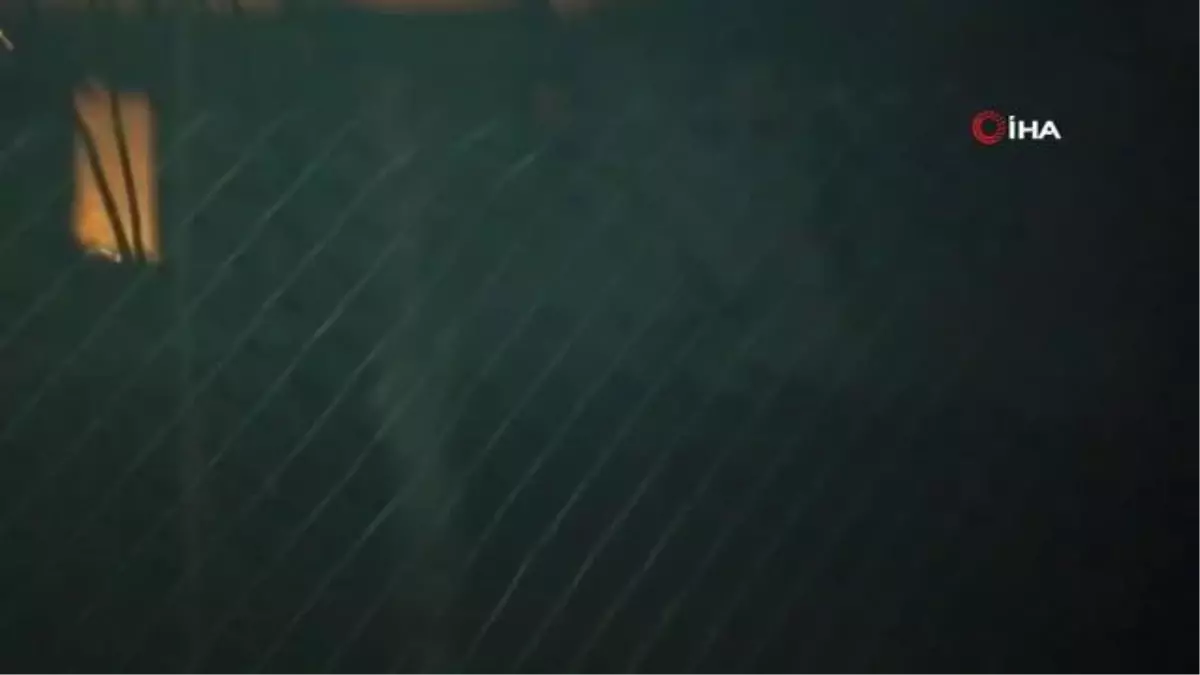 Son dakika... Sobadan çıkan yangın ahşap evi küle çevirdi