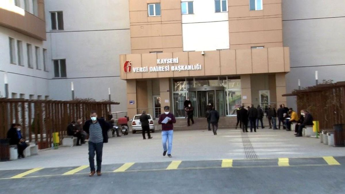 Vergi Dairesi\'nde \'yapılandırma\' yoğunluğu