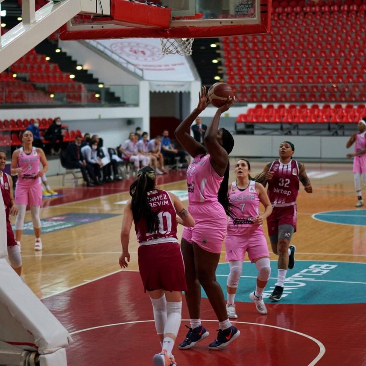 Bellona Kayseri Basketbol ilk kez üst üste kazandı