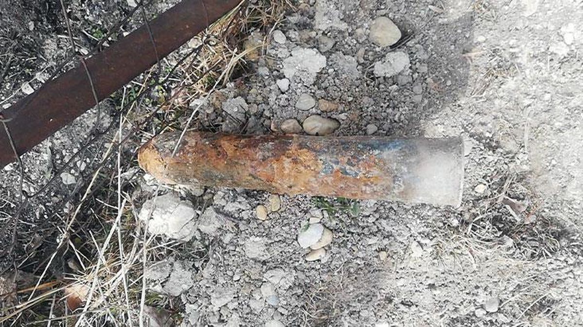 Afyonkarahisar\'da bir evin bahçesinde patlamamış top mermisi bulundu
