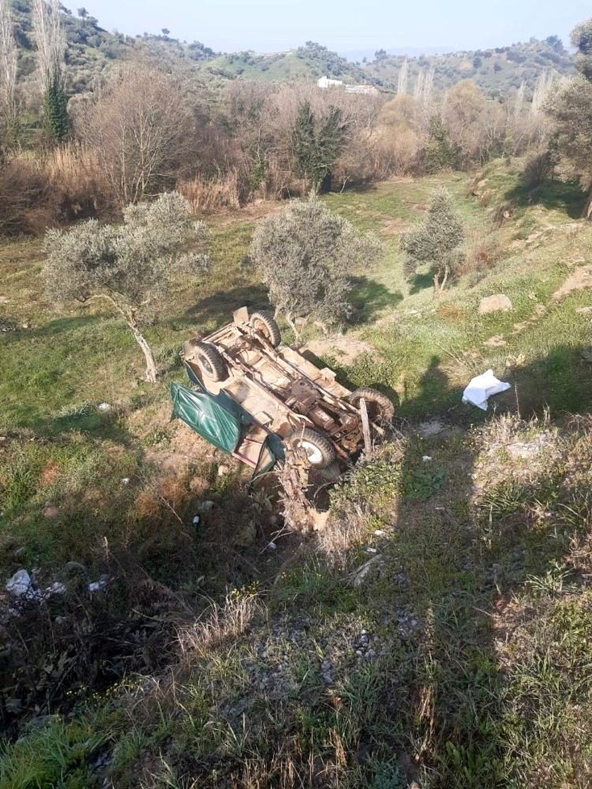 Cip şarampole devrildi: 1 yaralı