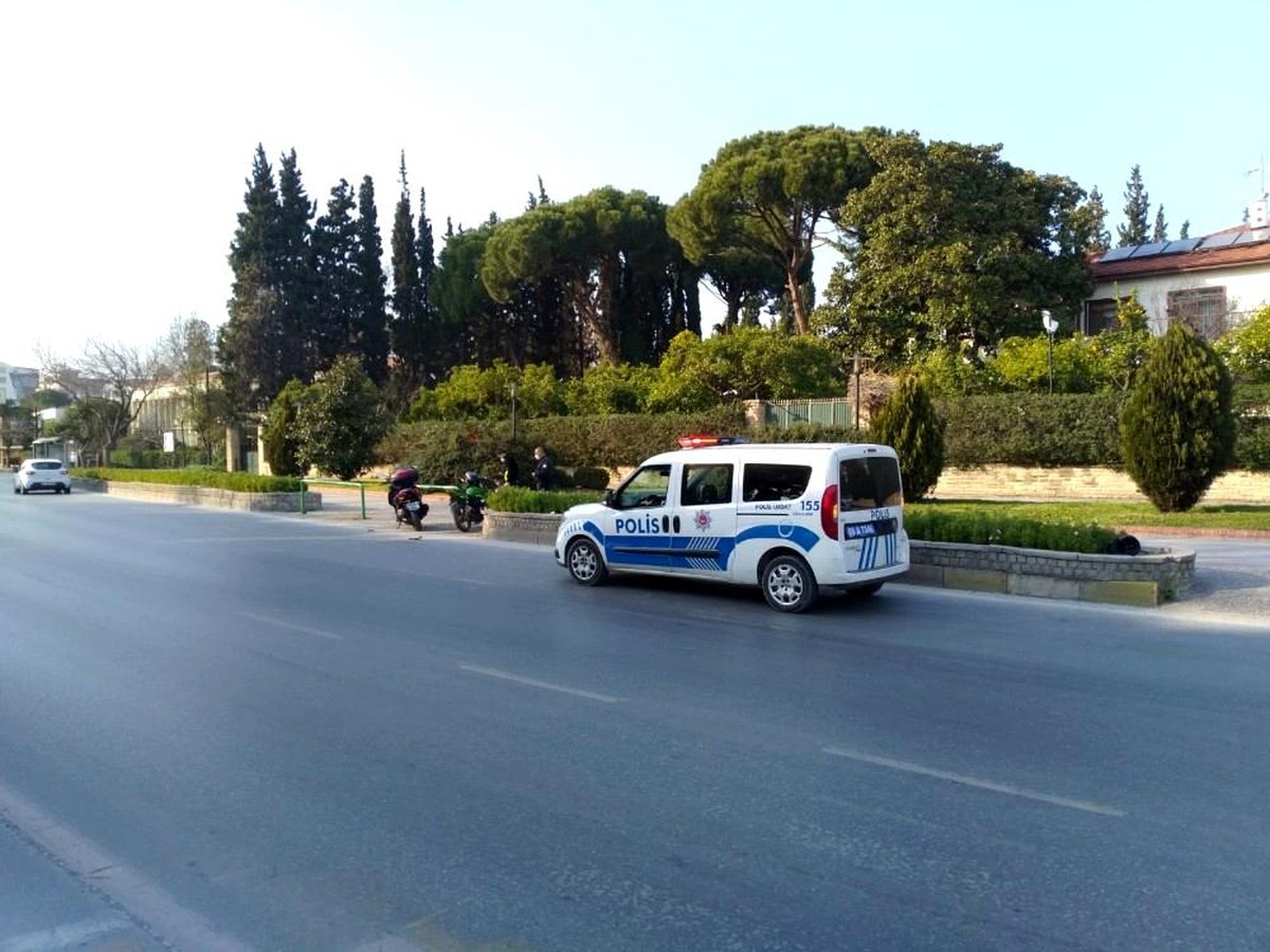 Karşıdan karşıya geçmek isterken motosiklet çarptı