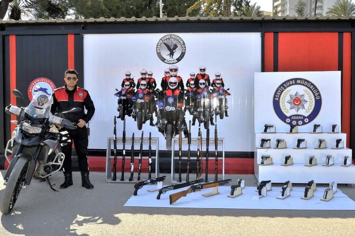Son dakika haberleri... Adana\'da 54 ruhsatsız silah ele geçirildi