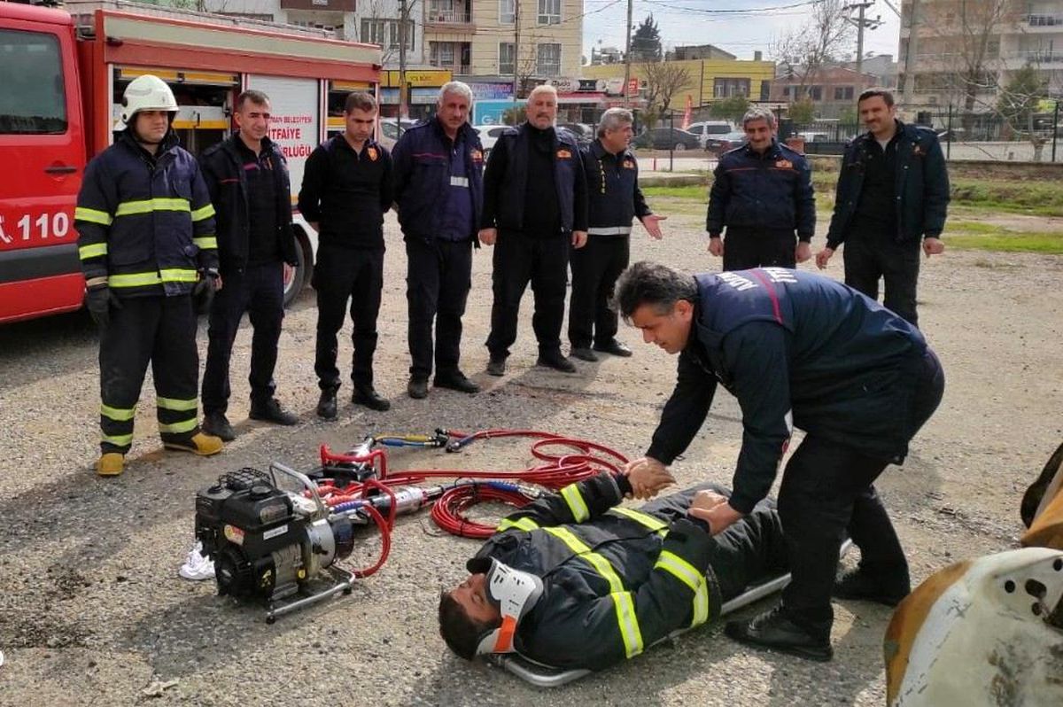 Adıyaman\'da itfaiye personeline ilkyardım ve kurtarma eğitimi