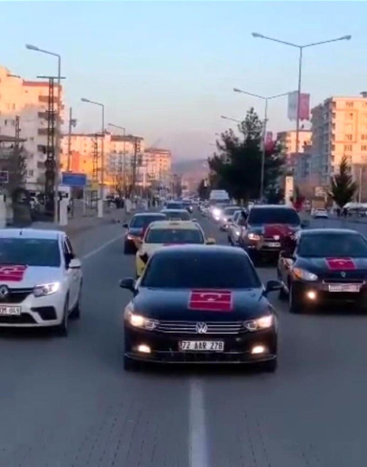 MHP\'den Gara şehitlerine 200 araçlık destek turu