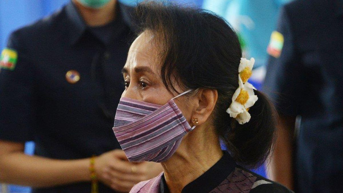 Myanmar\'da polis darbe karşıtlarına ateş açtı, en az 18 kişi hayatını kaybetti