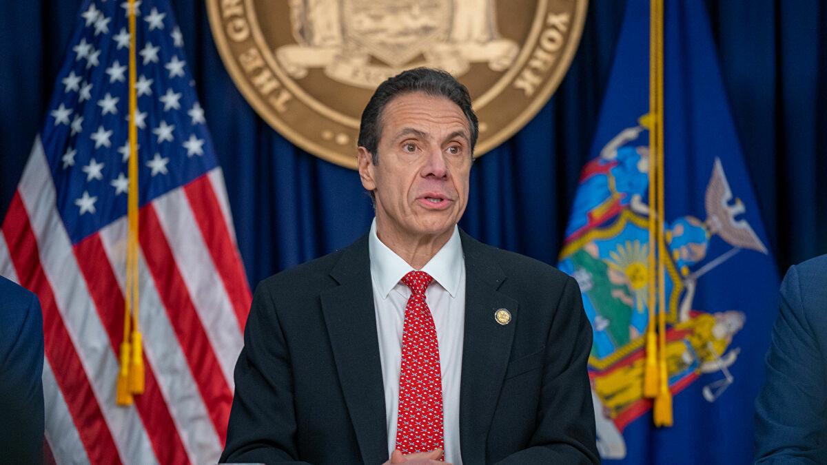 New York Valisi Andrew Cuomo, danışmanlarını taciz ettiği iddialarına karşı özür diledi