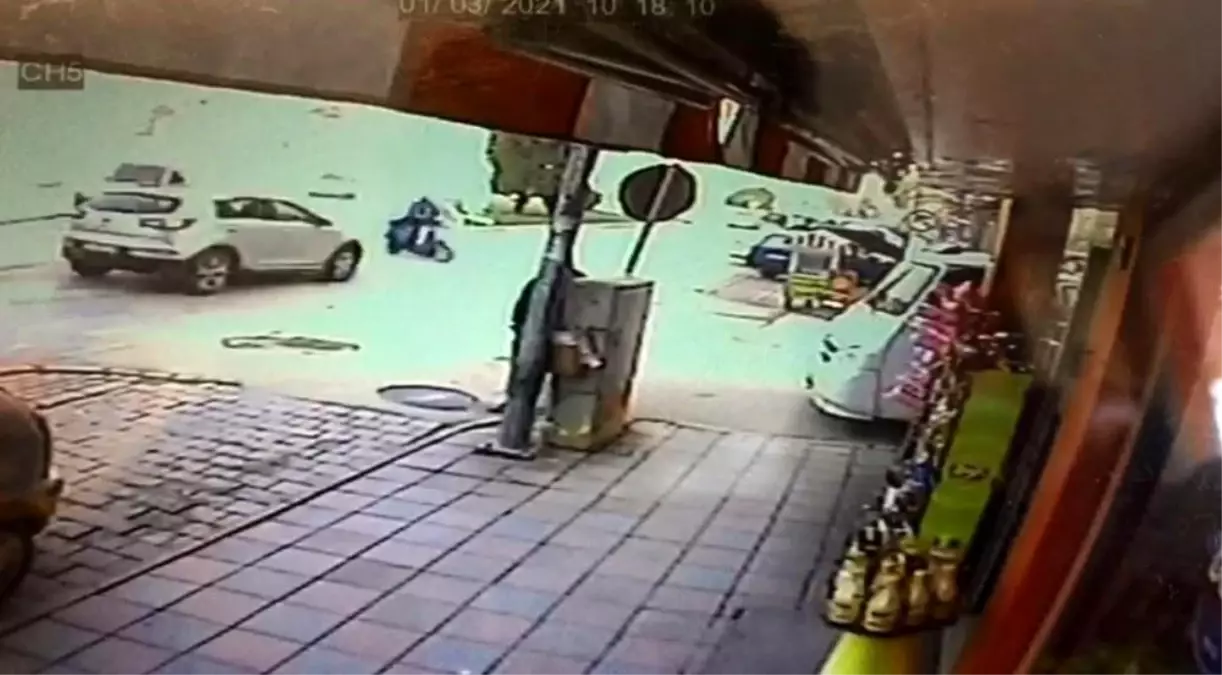 Otomobil ile elektrik bisiklet böyle çarpıştı; 1 yaralı