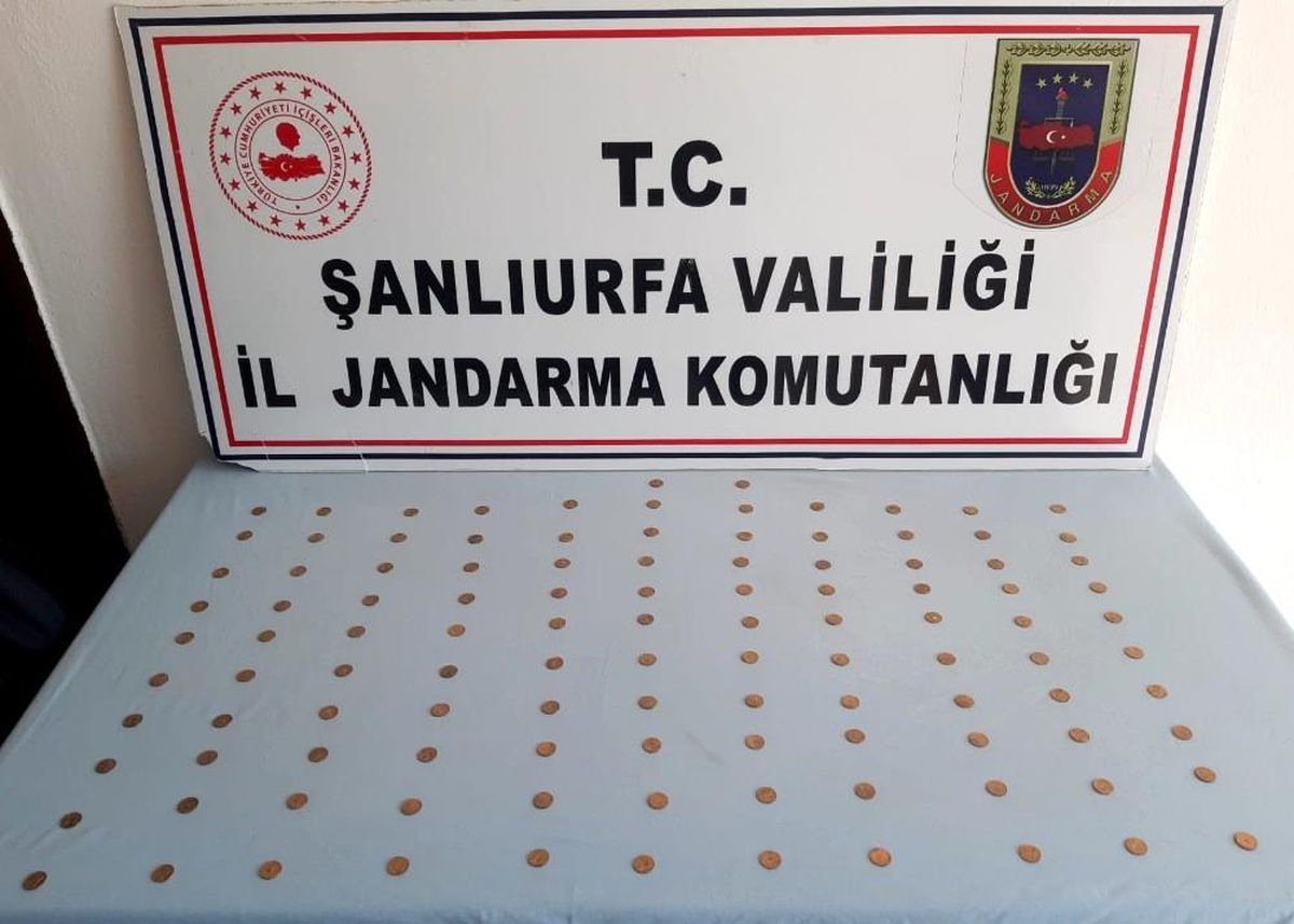 Şanlıurfa\'da 110 altın sikke ele geçirildi