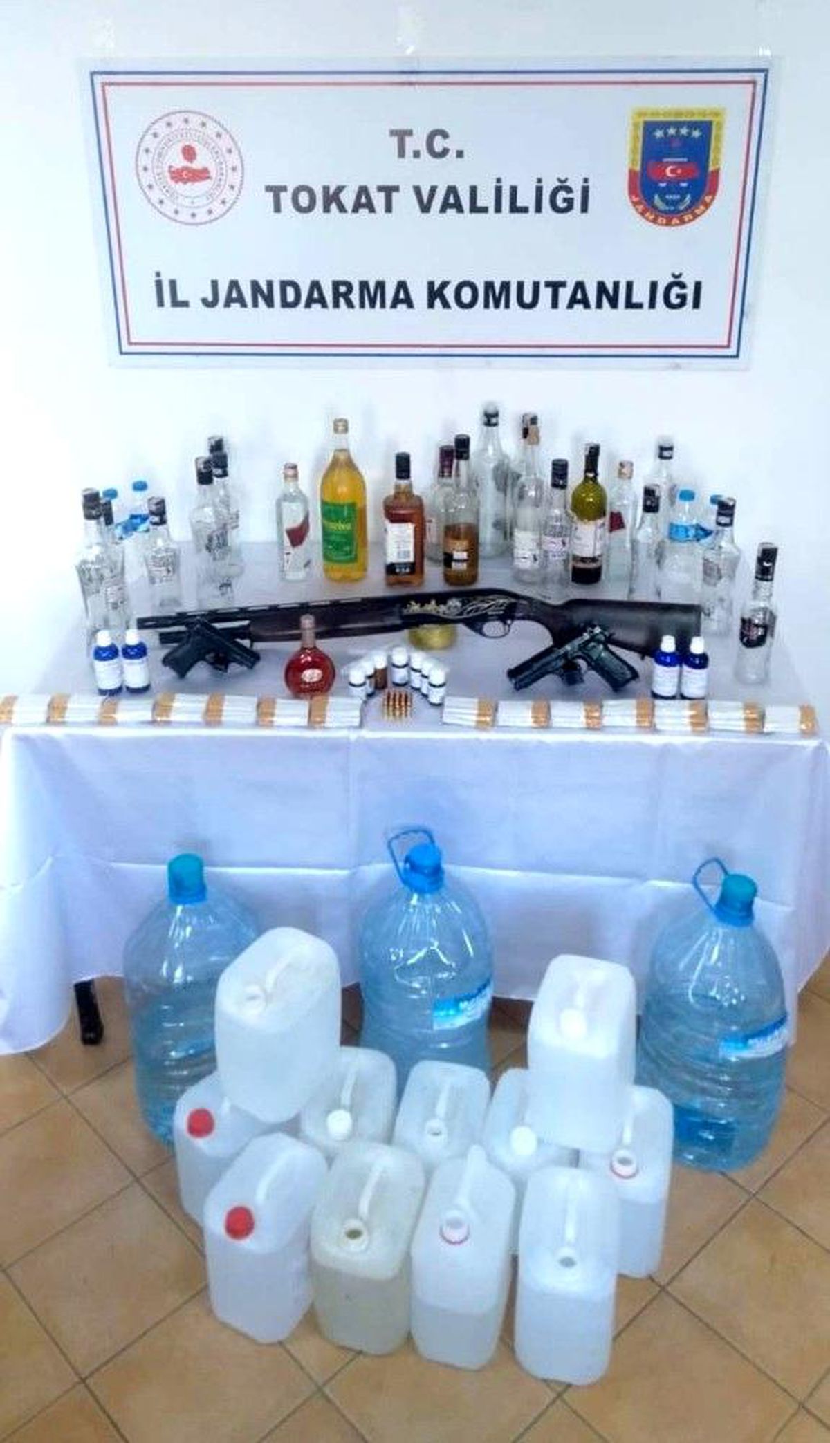 Tokat\'ta jandarmadan kaçak alkol operasyonu