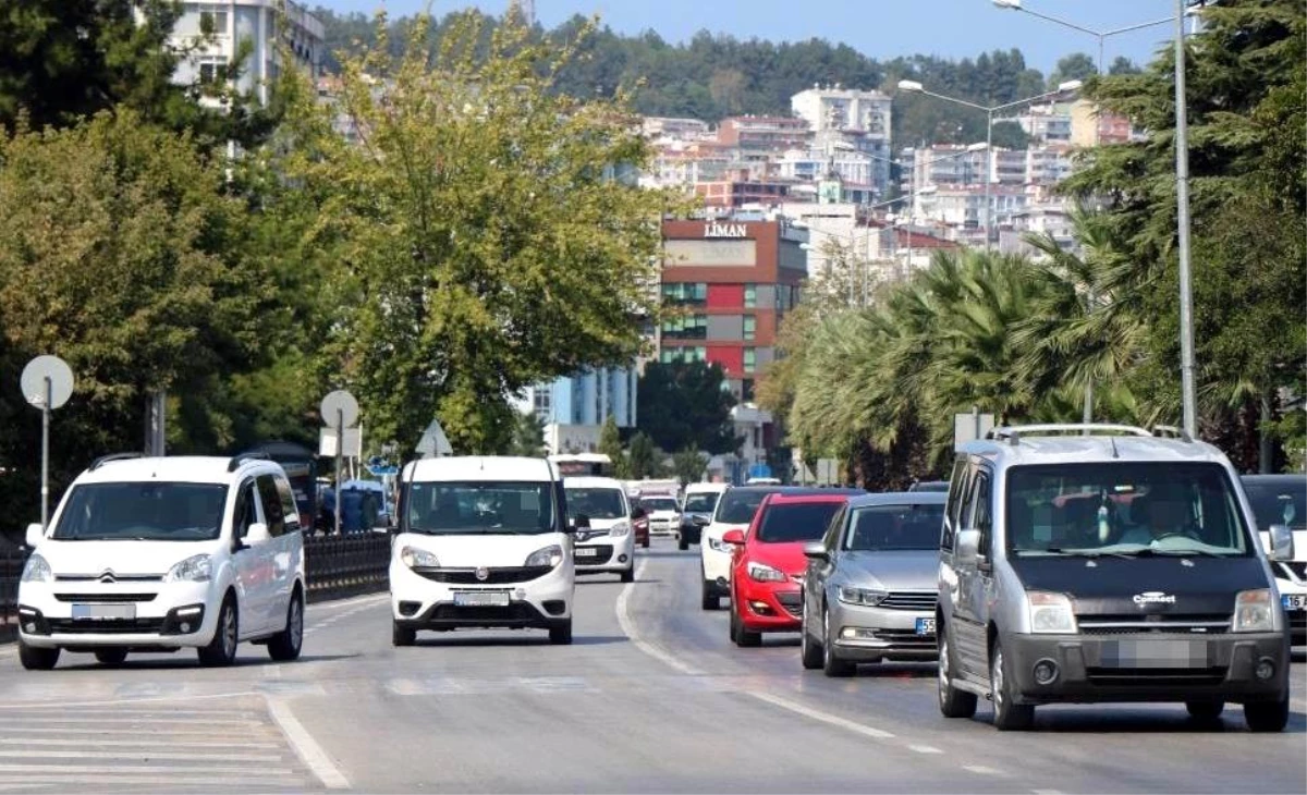 Son dakika 3. sayfa: 1 ayda kurallara uymayan bin 89 araç sürücüsüne ceza yağdı