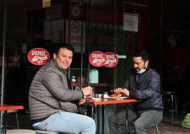 Antalya'da kafe restoranlar yüzde 50 kapasiteli hizmete başladı