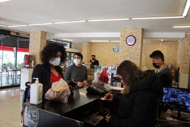 Antalya'da kafe restoranlar yüzde 50 kapasiteli hizmete başladı