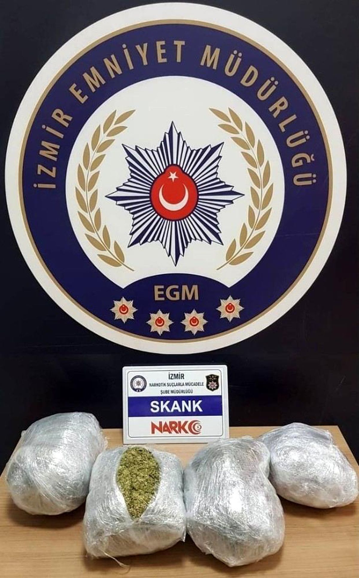 Araçtan 4 kilo 250 gram uyuşturucu madde çıktı