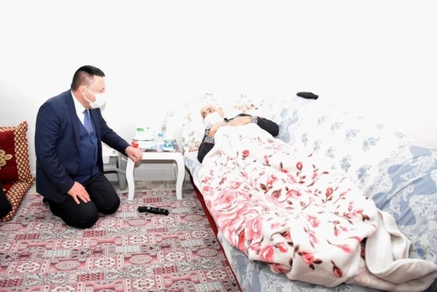 Başkan Beyoğlu'ndan kanser hastasına moral ziyareti
