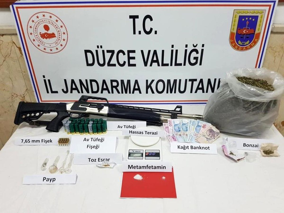 Düzce\'de uyuşturucu operasyonu: 4 şüpheli yakalandı