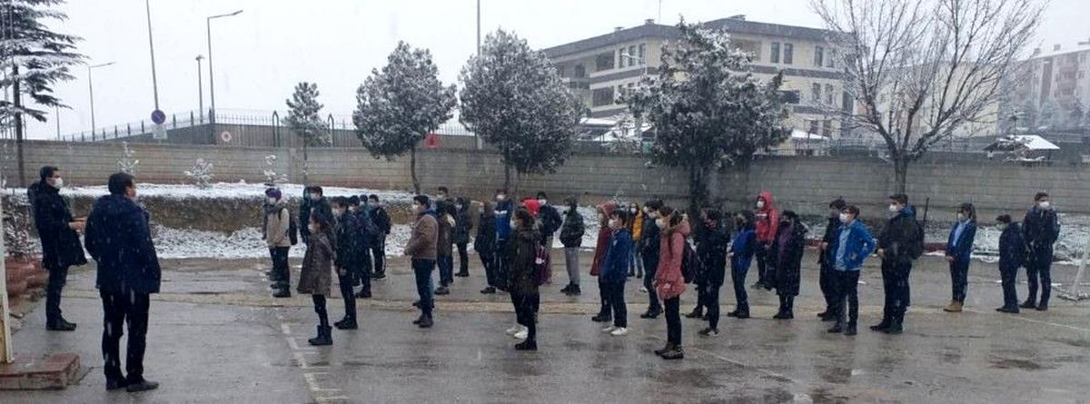 Eskişehir\'de \'yüz yüze eğitim\' için ilk ders zili çaldı