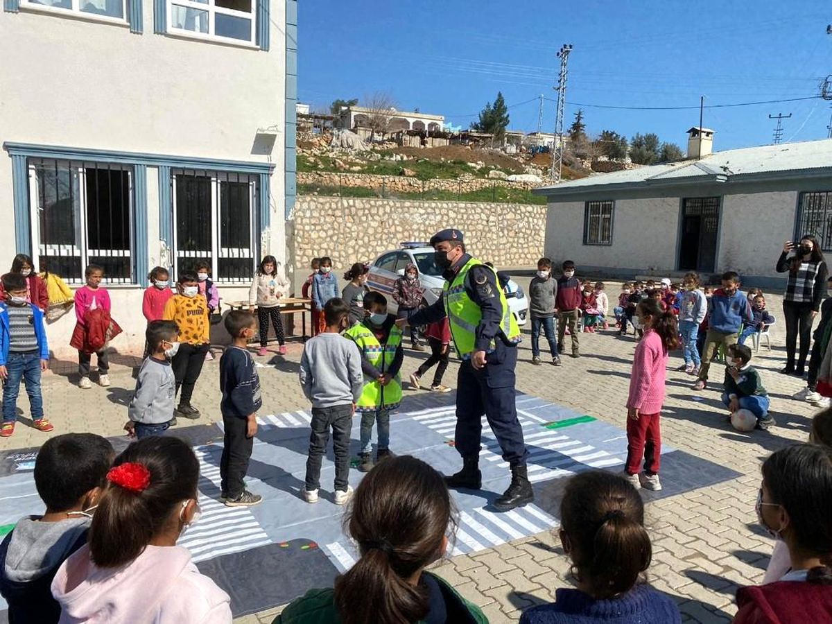 Jandarma ve polisten öğrencilere eğitim