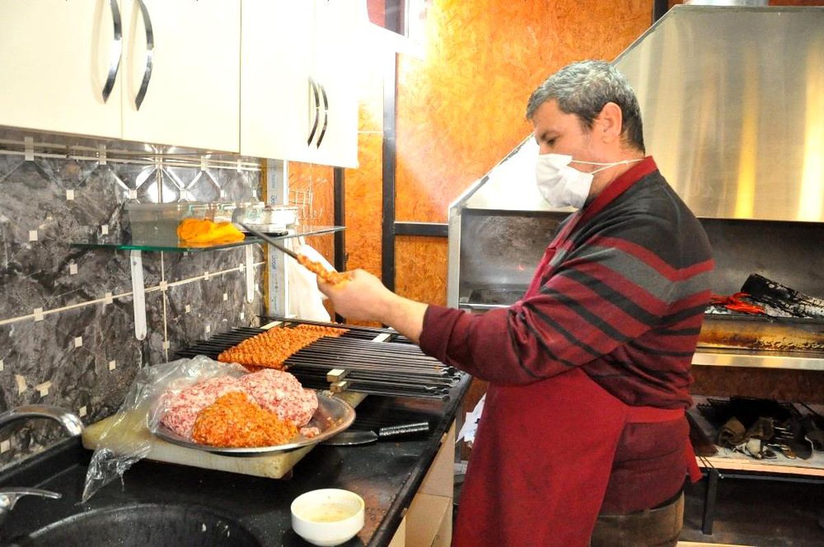 Mardin\'de lokantalar ilk masa müşterilerini almaya başladı