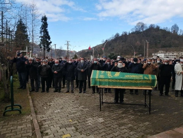 Rizeli hayırsever iş adamı Tahsin Usta babası ve oğlu adına yaptırdığı okulda son yolculuğuna uğurlandı