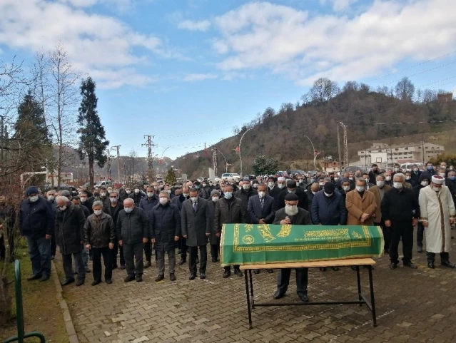 Rizeli hayırsever iş adamı Tahsin Usta babası ve oğlu adına yaptırdığı okulda son yolculuğuna uğurlandı