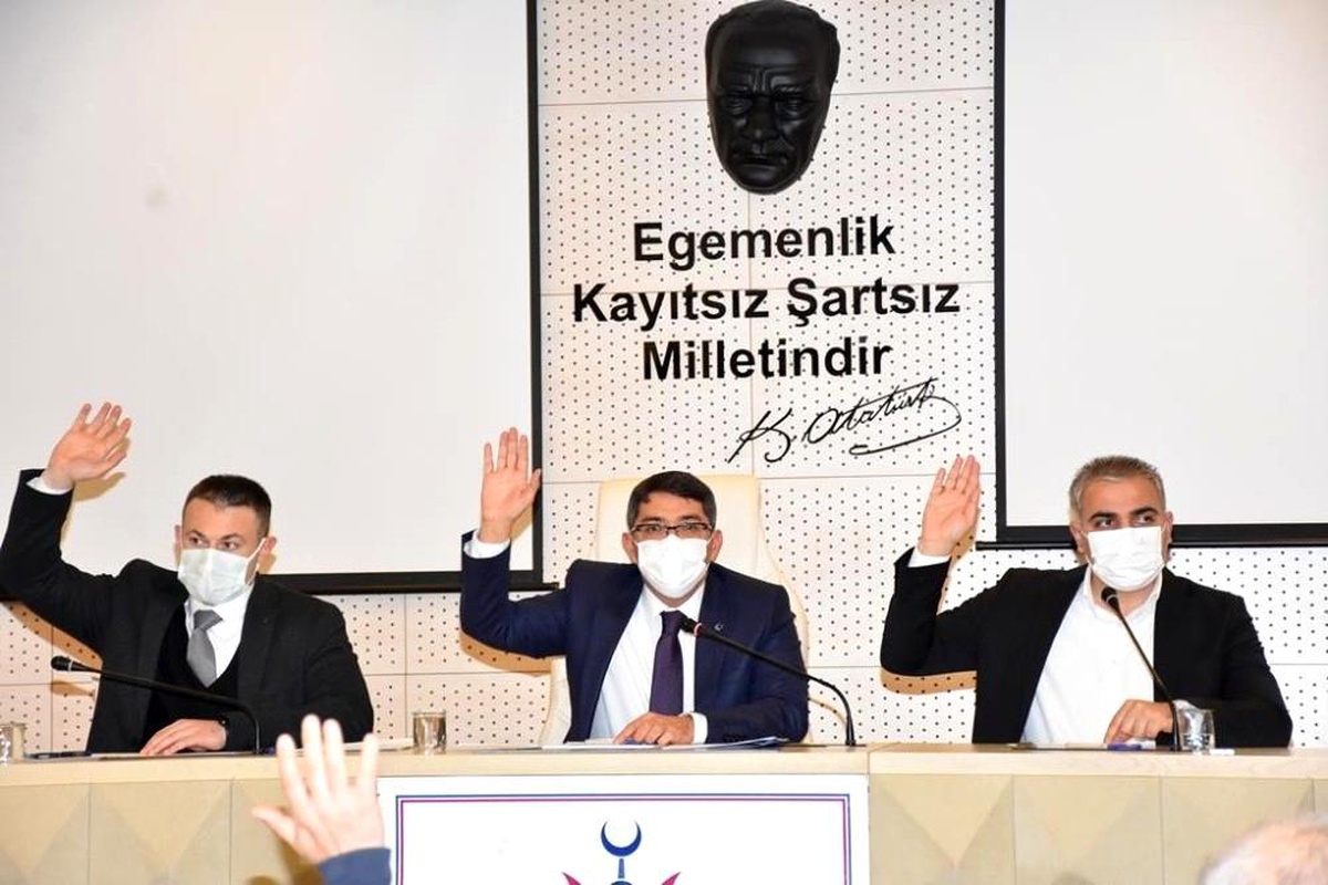 Şehzadeler Belediyesi esnafın pandemi yüküne omuz verdi