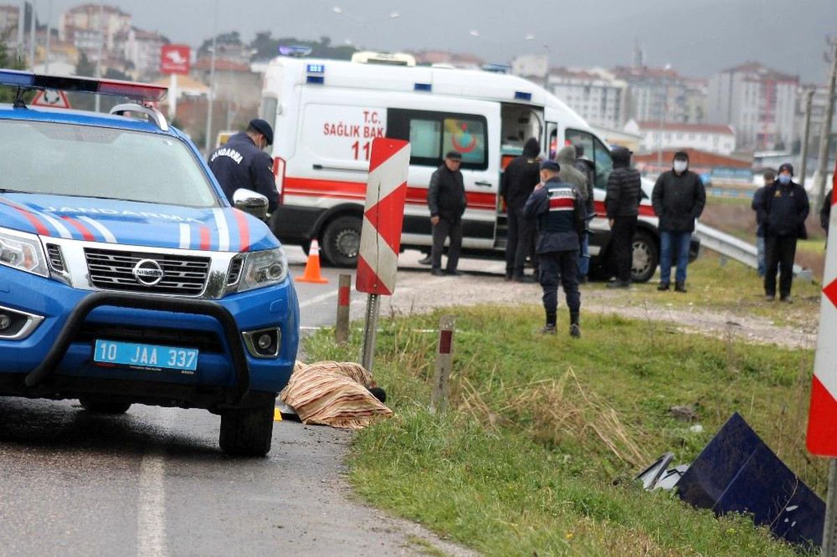 Su kanalına uçtular: 2 ölü