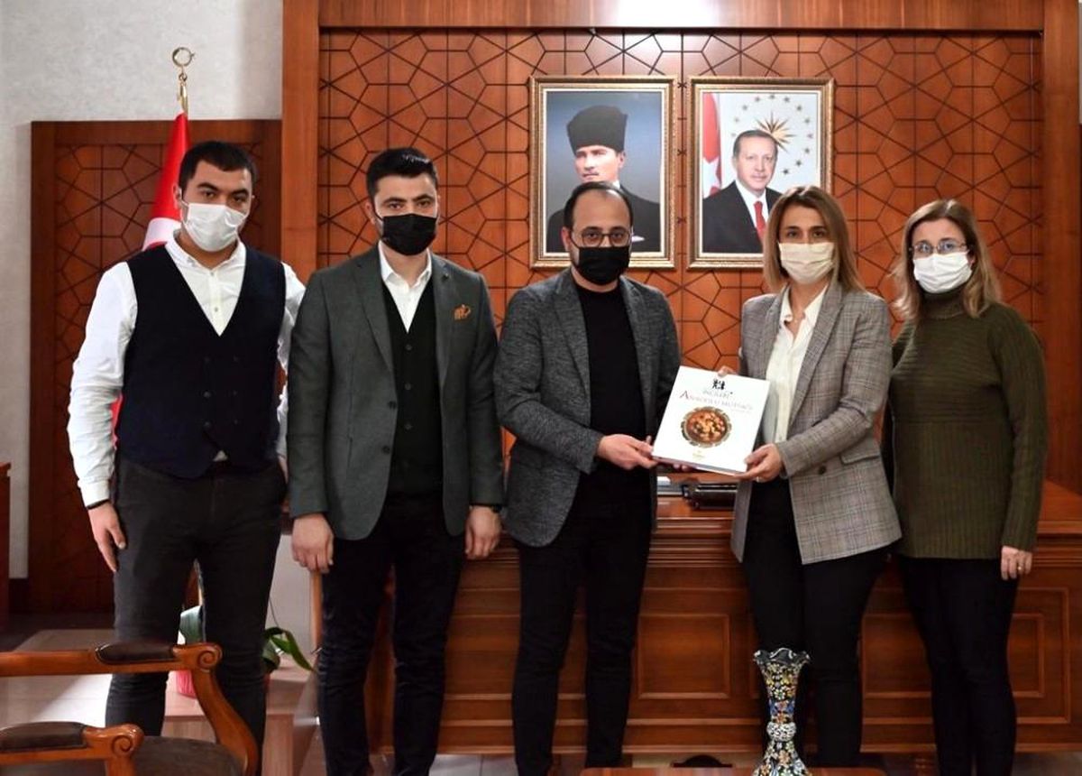 TÜRES İl Başkanı Çiçekli, Vali Becel\'i ziyaret etti