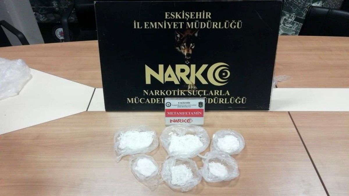 Son dakika haberi! Uyuşturucu operasyonunda yakalanan 2 kişiden 1\'i tutuklandı