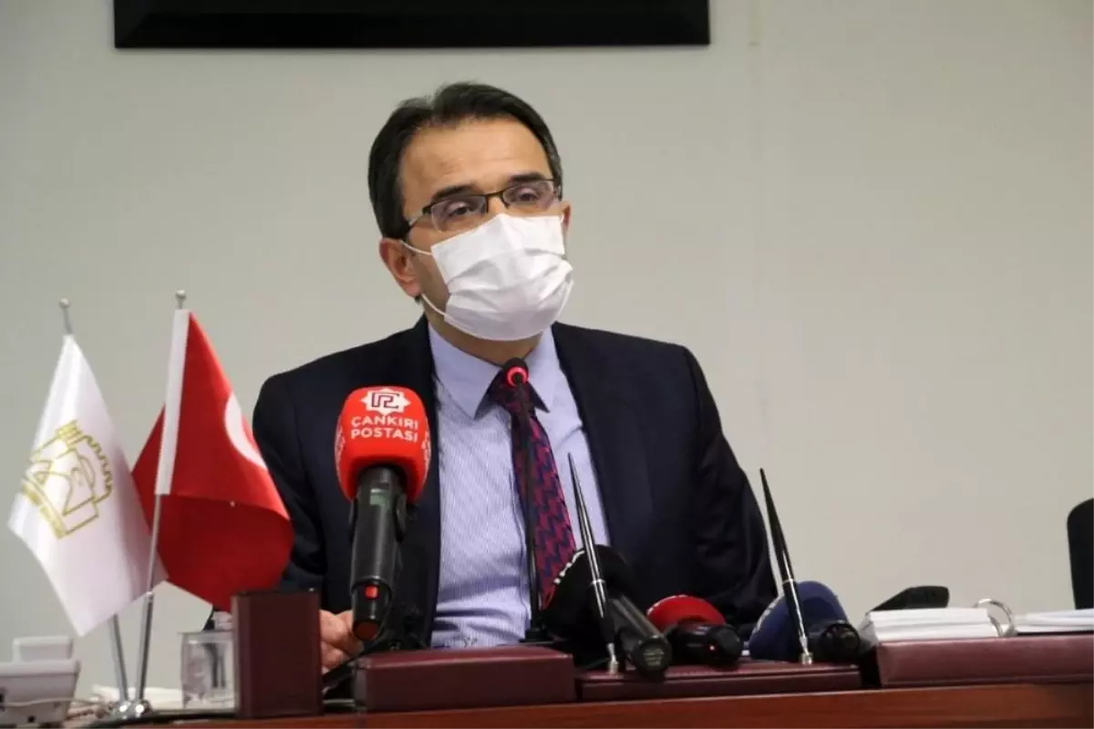 Vali Ayaz: 'Aşı olsak da tedbirleri bırakmayalım'