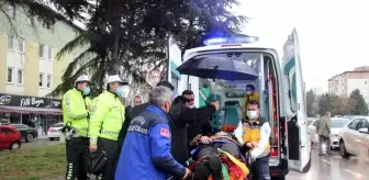 Yolun karşısına geçmek isterken otomobil çarptı