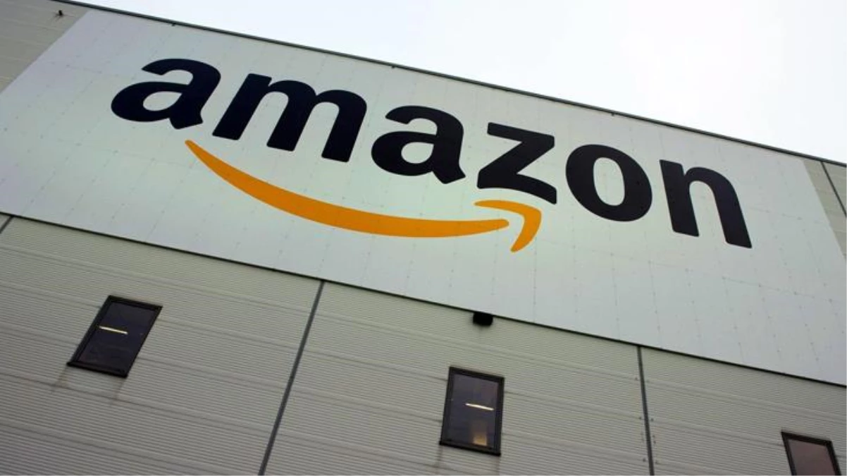 Amazon\'un yeni logosu Adolf Hitler\'e benzetildi