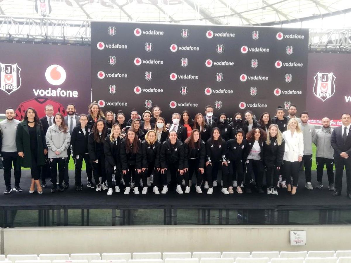 Beşiktaş, Vodafone\'la işbirliğini sürdürdü