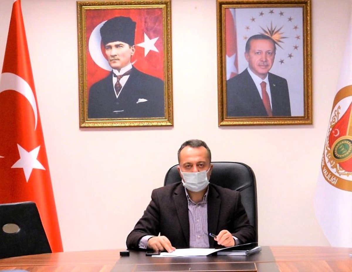 Bursa\'da market ve berberler akşam 8\'e kadar açık