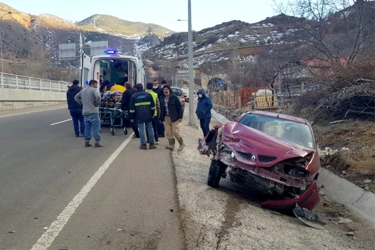 Gümüşhane\'de trafik kazası: 2 yaralı