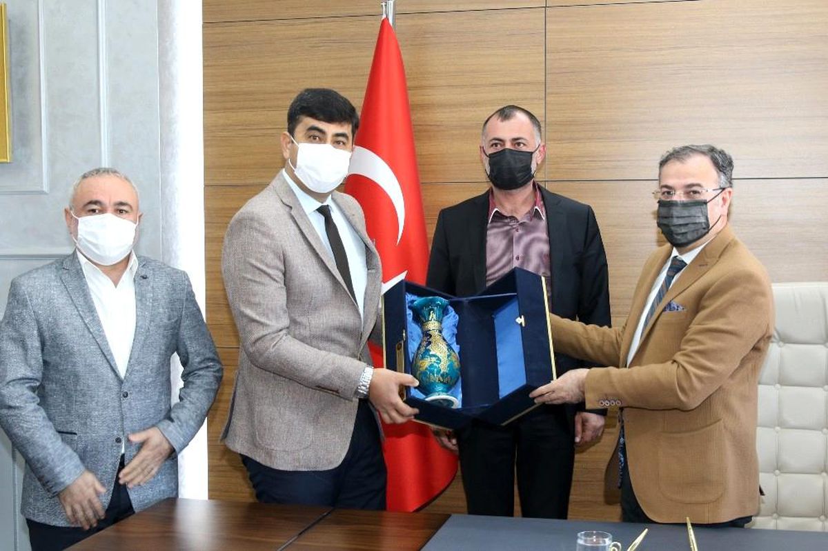 Hacılar\'da işçilerin sözleşme sevinci