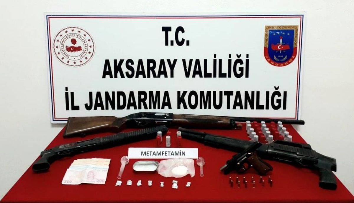 Jandarmanın uyuşturucu operasyonunda evden cephanelik çıktı