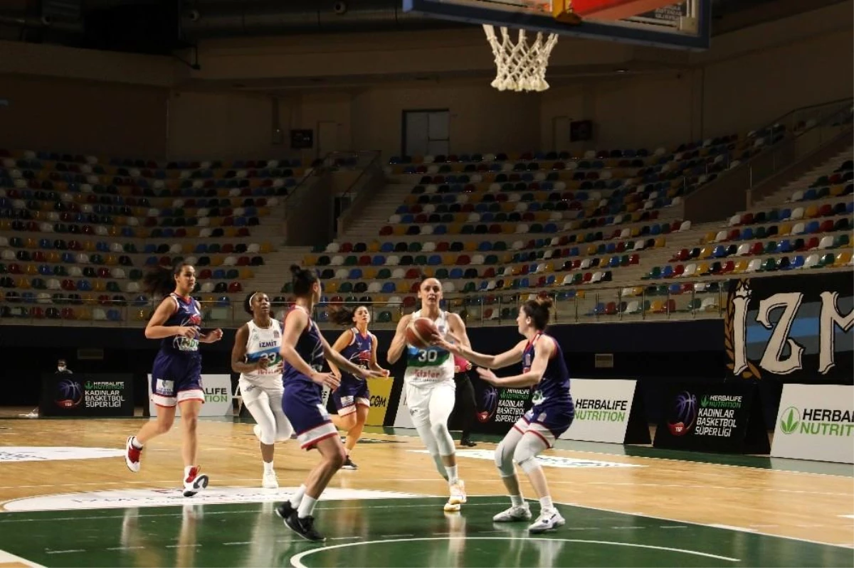 Kadınlar Basketbol Süper Ligi: İzmit Belediyespor: 100 Büyükşehir Belediyesi Adana Basketbol: 59