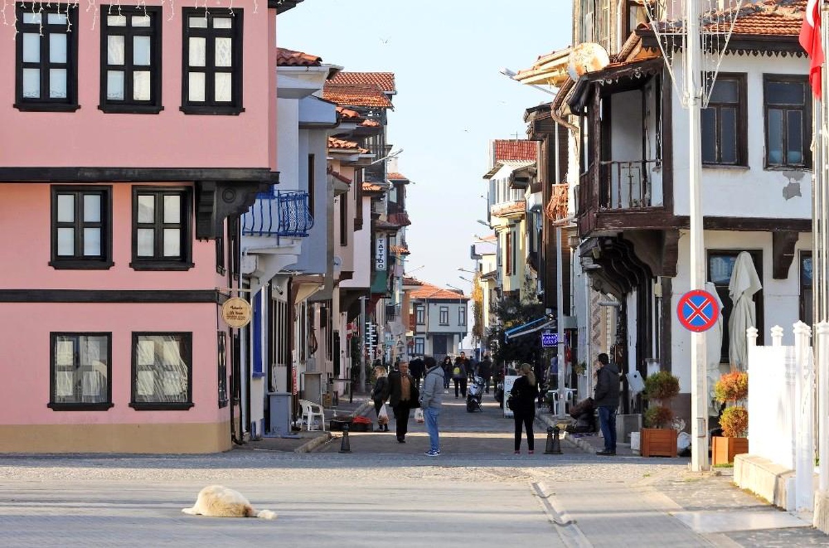 Mudanya Girit Mahallesi esnafı adım atılmasını bekliyor