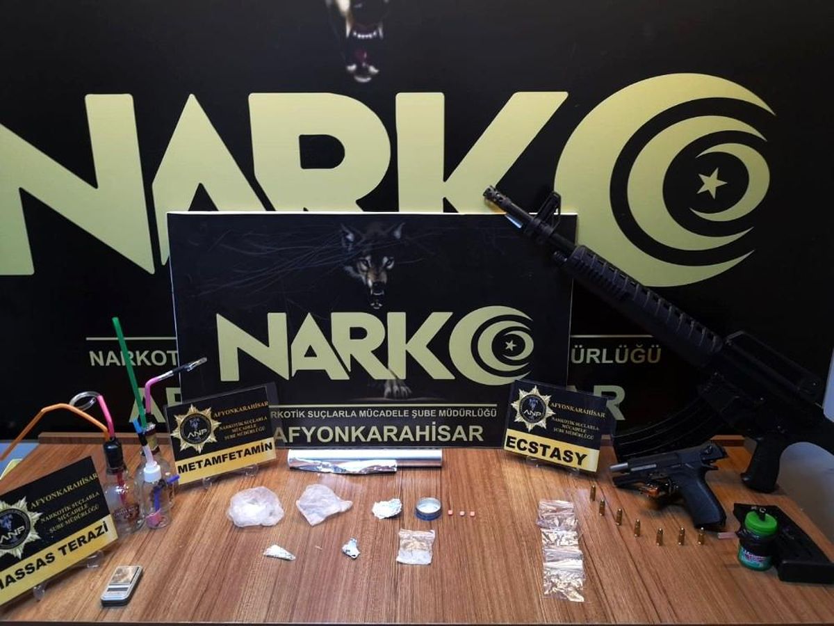 Satışa hazır uyuşturucu ile yakalanan 5 şüpheli tutuklandı